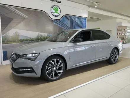 Skoda Superb 2022 года за 33 800 000 тг. в Алматы – фото 23