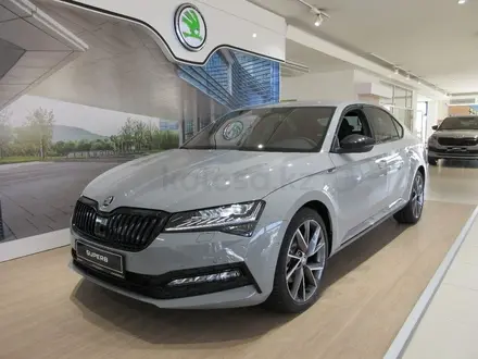 Skoda Superb 2022 года за 33 800 000 тг. в Алматы – фото 26