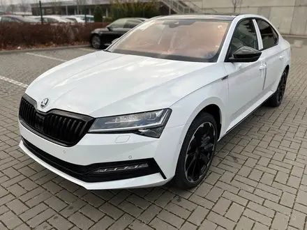 Skoda Superb 2022 года за 33 800 000 тг. в Алматы – фото 9