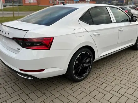 Skoda Superb 2022 года за 33 800 000 тг. в Алматы – фото 5