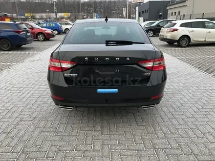 Skoda Superb 2022 года за 33 800 000 тг. в Алматы – фото 8