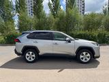 Toyota RAV4 2021 года за 14 500 000 тг. в Астана – фото 3