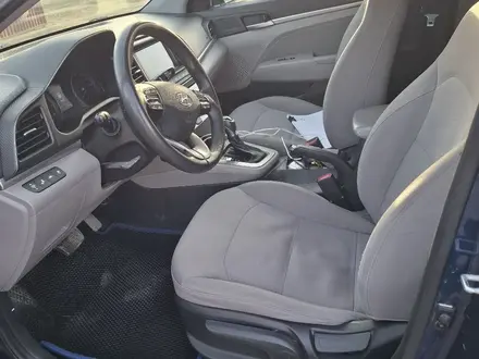 Hyundai Elantra 2019 года за 6 000 000 тг. в Атырау – фото 11