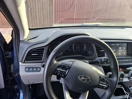 Hyundai Elantra 2019 года за 6 000 000 тг. в Атырау – фото 18