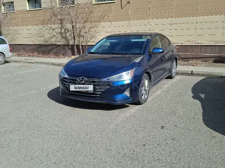 Hyundai Elantra 2019 года за 6 000 000 тг. в Атырау – фото 2