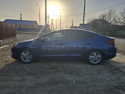 Hyundai Elantra 2019 года за 6 000 000 тг. в Атырау – фото 20
