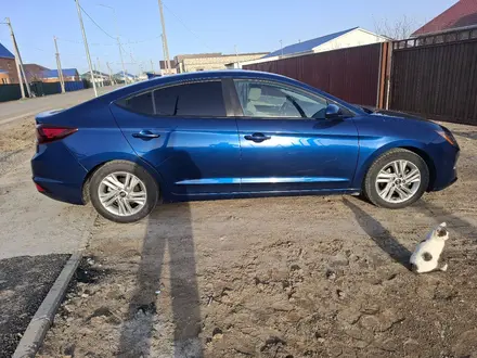 Hyundai Elantra 2019 года за 6 000 000 тг. в Атырау – фото 22