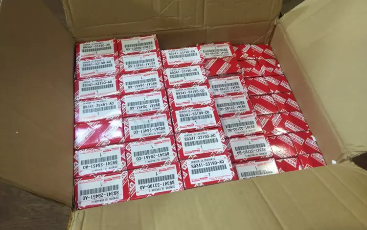 Парктроники на модель тойота за 777 тг. в Караганда