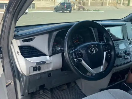 Toyota Sienna 2016 года за 12 000 000 тг. в Уральск – фото 2