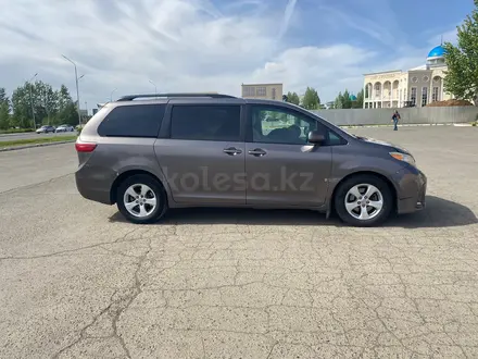 Toyota Sienna 2016 года за 12 000 000 тг. в Уральск – фото 4