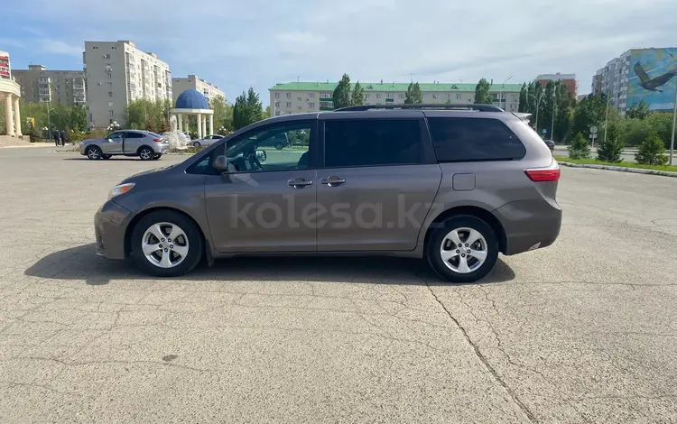 Toyota Sienna 2016 года за 12 000 000 тг. в Уральск