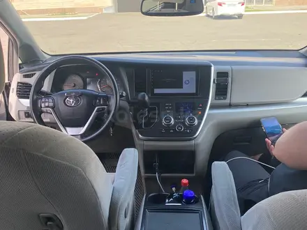 Toyota Sienna 2016 года за 12 000 000 тг. в Уральск – фото 5