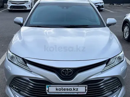 Toyota Camry 2021 года за 14 000 000 тг. в Шымкент