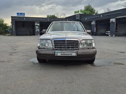 Mercedes-Benz E 280 1994 года за 2 950 000 тг. в Алматы – фото 13