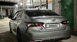 Toyota Camry 2022 года за 14 200 000 тг. в Шымкент – фото 4