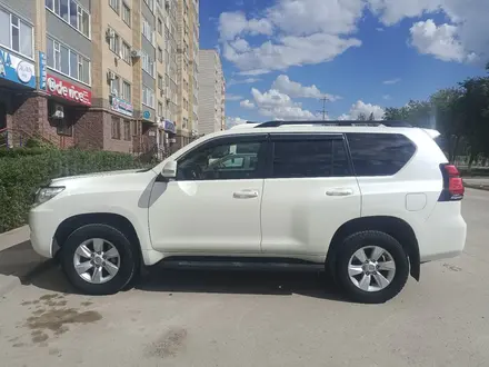 Toyota Land Cruiser Prado 2018 года за 22 000 000 тг. в Актобе – фото 2