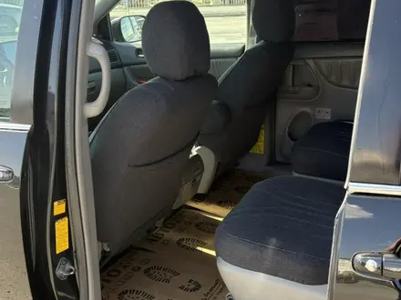 Toyota Sienna 2010 года за 8 500 000 тг. в Атырау – фото 11