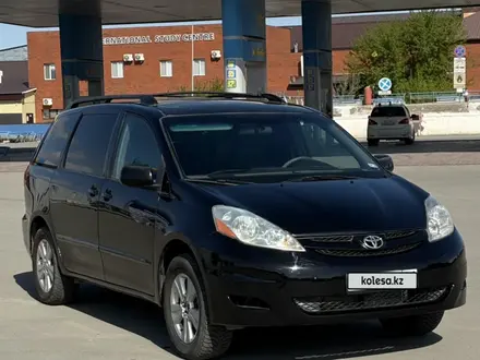 Toyota Sienna 2010 года за 8 500 000 тг. в Атырау