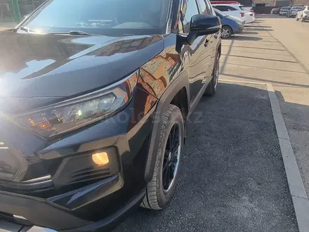 Toyota RAV4 2020 года за 15 400 000 тг. в Кокшетау – фото 13