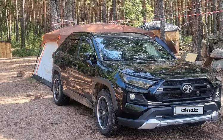 Toyota RAV4 2020 года за 15 400 000 тг. в Кокшетау