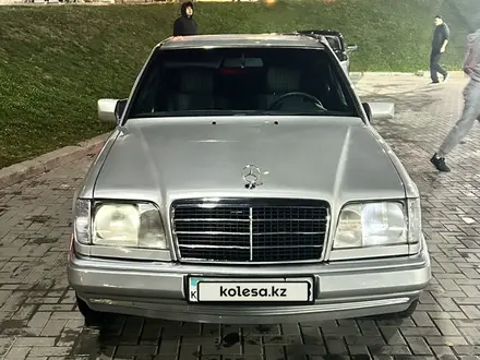 Mercedes-Benz E 280 1994 года за 3 000 000 тг. в Алматы