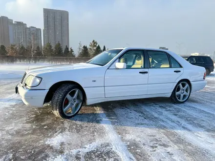 Mercedes-Benz S 320 1997 года за 3 700 000 тг. в Астана – фото 2