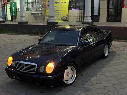 Mercedes-Benz E 280 1998 года за 2 700 000 тг. в Алматы