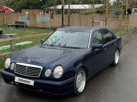 Mercedes-Benz E 280 1998 года за 2 700 000 тг. в Алматы – фото 4