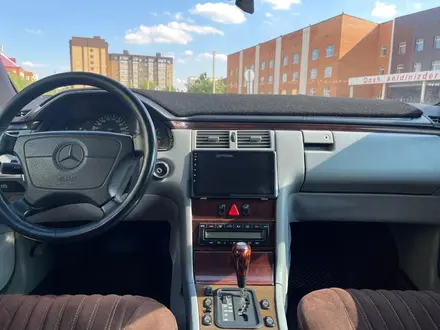 Mercedes-Benz E 320 1996 года за 3 500 000 тг. в Уральск – фото 6