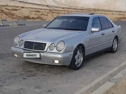 Mercedes-Benz E 320 1996 года за 3 400 000 тг. в Уральск