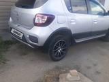 Renault Sandero 2015 года за 3 500 000 тг. в Семей – фото 2