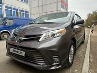 Toyota Sienna 2017 годаfor14 880 000 тг. в Уральск