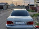 Mercedes-Benz E 230 1996 года за 3 000 000 тг. в Талдыкорган – фото 2