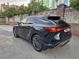 Lexus RX 500h 2025 года за 43 800 000 тг. в Алматы – фото 5