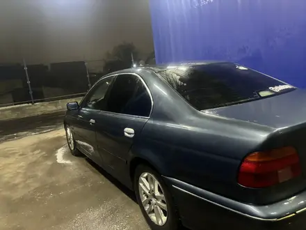 BMW 528 1997 года за 2 100 000 тг. в Алматы