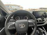 Toyota Highlander 2021 года за 19 500 000 тг. в Алматы – фото 2