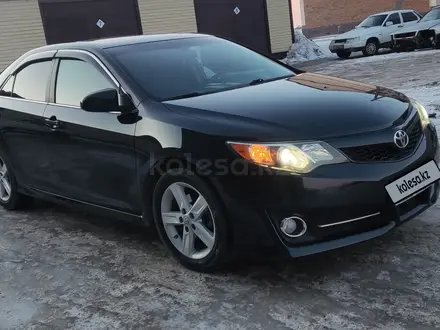 Toyota Camry 2013 года за 9 500 000 тг. в Уральск – фото 2