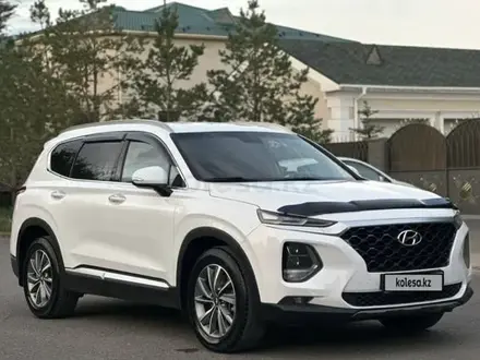 Hyundai Santa Fe 2020 года за 13 800 000 тг. в Караганда