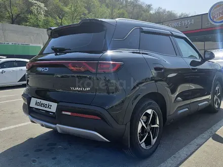 BYD Yuan Up 2025 года за 9 200 000 тг. в Алматы – фото 2