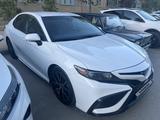 Toyota Camry 2022 года за 16 000 000 тг. в Актау – фото 2