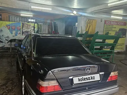 Mercedes-Benz E 200 1994 года за 2 600 000 тг. в Тараз – фото 22