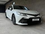 Toyota Camry 2021 года за 17 500 000 тг. в Шымкент
