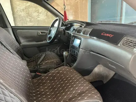 Toyota Camry 2000 года за 3 300 000 тг. в Шымкент – фото 10