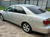 Toyota Camry 2005 годаүшін5 100 000 тг. в Алматы – фото 5