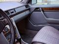 Mercedes-Benz E 220 1992 года за 2 200 000 тг. в Тараз – фото 5