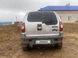 Chevrolet Niva 2013 годаfor2 500 000 тг. в Актобе – фото 2