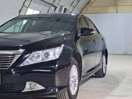 Toyota Camry 2014 года за 10 000 000 тг. в Аксай – фото 2