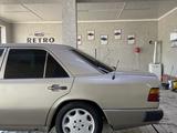 Mercedes-Benz E 230 1993 годаүшін990 000 тг. в Сарыагаш – фото 4