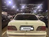 Mercedes-Benz E 320 1995 года за 2 300 000 тг. в Астана – фото 2