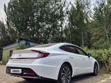 Hyundai Sonata 2021 года за 11 300 000 тг. в Алматы – фото 3